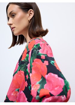 Mohito - Bluzka w kwiaty - czarny ze sklepu Mohito w kategorii Bluzki damskie - zdjęcie 187981745