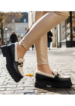 Skórzane półbuty na platformie Czarne /G12-3 12601 R178/ ze sklepu Pantofelek24.pl w kategorii Półbuty damskie - zdjęcie 187982456