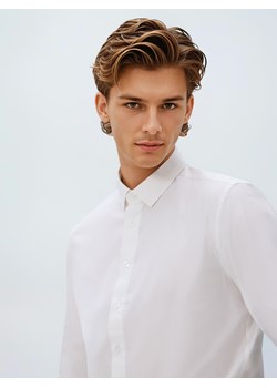 Reserved - Gładka koszula slim fit - biały ze sklepu Reserved w kategorii Koszule męskie - zdjęcie 187983057