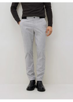 Reserved - Spodnie chino slim fit - jasnoszary ze sklepu Reserved w kategorii Spodnie męskie - zdjęcie 187983216