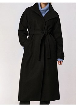 Sinsay - Długi klasyczny płaszcz z paskiem - czarny ze sklepu Sinsay w kategorii Płaszcze damskie - zdjęcie 187983629