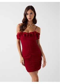 Guess Sukienka koktajlowa W6RK80 WI342 Czerwony Classic Fit ze sklepu MODIVO w kategorii Sukienki - zdjęcie 187984755