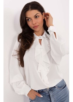Biała bluzka damska z żabotem IT-BZ-28995.25, Kolor biały, Rozmiar uniwersalny, FactoryPrice ze sklepu Primodo w kategorii Bluzki damskie - zdjęcie 187987466