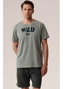 Bawełniana piżama męska NMP-396-ZIEJ_KHAC, Kolor khaki-wzór, Rozmiar M, ATLANTIC ze sklepu Intymna w kategorii Piżamy męskie - zdjęcie 187987845