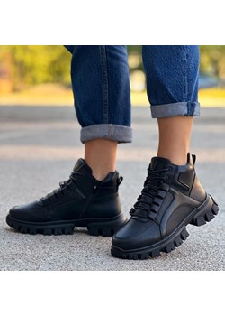 Czarne botki damskie na traperze Sergio Leone Bt750 ze sklepu suzana.pl w kategorii Workery damskie - zdjęcie 187990205