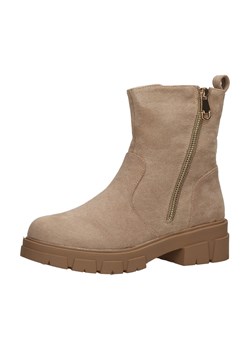 Beżowe botki damskie na traperze Vinceza 16361 ze sklepu suzana.pl w kategorii Botki - zdjęcie 187990496