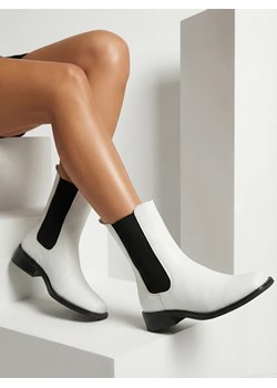 Botki Damskie Astra Białe Skórzane Eleganckie na Jesień ze sklepu royalfashion.pl w kategorii Botki - zdjęcie 187990775