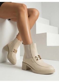 Royalfashion Botki damskie na niskim słupku Ewios ze sklepu royalfashion.pl w kategorii Botki - zdjęcie 187990856