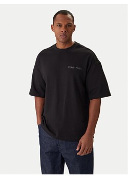 Calvin Klein T-Shirt S/S Crew Neck LV00NM2929 Czarny Relaxed Fit ze sklepu MODIVO w kategorii T-shirty męskie - zdjęcie 187992577
