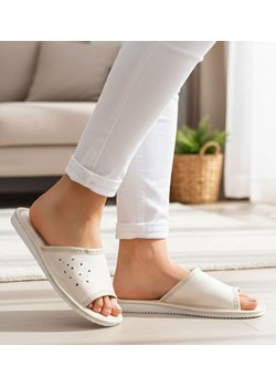 Beżowe domowe klapki kapcie /G8-1 15606 S8-5/ ze sklepu Pantofelek24.pl w kategorii Kapcie damskie - zdjęcie 187995145