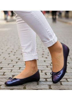 Granatowe damskie balerinki z kokardą /E6-3 2850 S059/ ze sklepu Pantofelek24.pl w kategorii Balerinki - zdjęcie 187995579