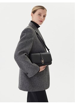 Torebka Tommy Hilfiger Th Libre Flap Crossover AW0AW17723 Czarny ze sklepu eobuwie.pl w kategorii Listonoszki - zdjęcie 187997575