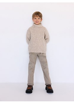 Reserved - Wysokoelastyczne spodnie regular - brązowy ze sklepu Reserved w kategorii Spodnie chłopięce - zdjęcie 188000717