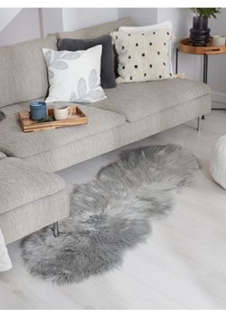 Sinsay - Dywan ze sztucznego futra - szary ze sklepu Sinsay w kategorii Dywany - zdjęcie 188003975