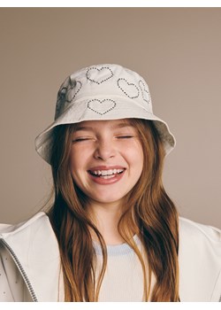Reserved - Bucket hat z aplikacją - biały ze sklepu Reserved w kategorii Czapki dziecięce - zdjęcie 188009985