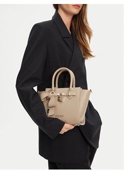 Torebka Nine West CEO-Chelsea-Charm-I-LX10187 Beżowy ze sklepu eobuwie.pl w kategorii Torby Shopper bag - zdjęcie 188011726