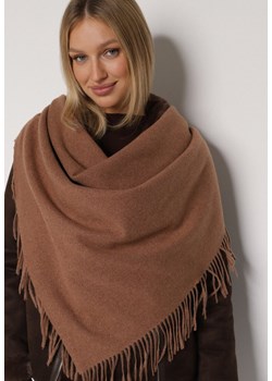 Jasnobrązowy Trójkątny Szalik z Wiskozy i Bawełny z Frędzlami Vetirala ze sklepu born2be.pl w kategorii Szaliki i chusty damskie - zdjęcie 188021669