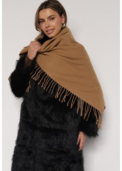 Jasnobrązowy Trójkątny Szalik Zdobiony Frędzlami Vetifara ze sklepu born2be.pl w kategorii Szaliki i chusty damskie - zdjęcie 188021695
