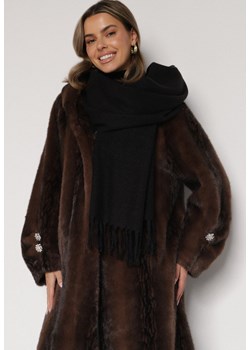 Czarny Klasyczny Szalik Zdobiony Frędzlami Vetilana ze sklepu born2be.pl w kategorii Szaliki i chusty damskie - zdjęcie 188021715