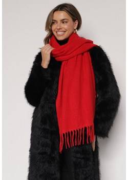 Czerwony Klasyczny Szalik Zdobiony Frędzlami Vetilana ze sklepu born2be.pl w kategorii Szaliki i chusty damskie - zdjęcie 188021719