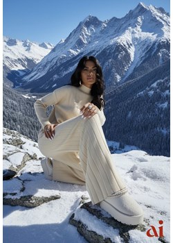 Beżowy Komplet Dzianinowy Spodnie o Szerokim Kroju i Sweter Półgolf Datusa ze sklepu renee.pl w kategorii Komplety i garnitury damskie - zdjęcie 188024268