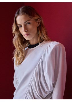 Reserved - Bluzka z poduszkami na ramionach - biały ze sklepu Reserved w kategorii Bluzki damskie - zdjęcie 188028635