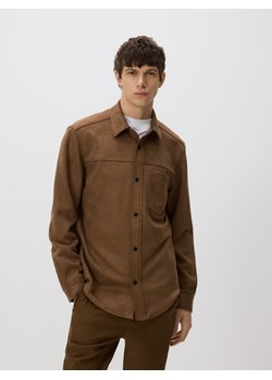 Reserved - Koszula regular z imitacji zamszu - brązowy ze sklepu Reserved w kategorii Koszule męskie - zdjęcie 188028817
