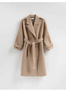 Reserved - Dwurzędowy płaszcz z paskiem - beżowy ze sklepu Reserved w kategorii Płaszcze damskie - zdjęcie 188031866