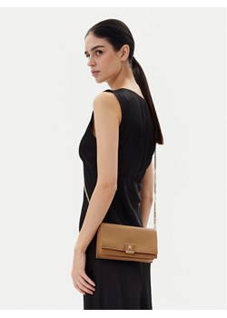 Tommy Hilfiger Torebka Th Her Flap W/Chain AW0AW17403 Beżowy ze sklepu MODIVO w kategorii Kopertówki - zdjęcie 188039175