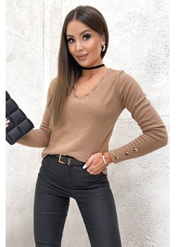 BRĄZOWA BLUZKA Z OZDOBNYM DEKOLTEM I GUZIKAMI ze sklepu olika.com.pl w kategorii Bluzki damskie - zdjęcie 188042267