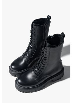 Estro: Czarne podwyższane botki damskie z włoskiej skóry naturalnej Premium ze sklepu Estro w kategorii Workery damskie - zdjęcie 188042658