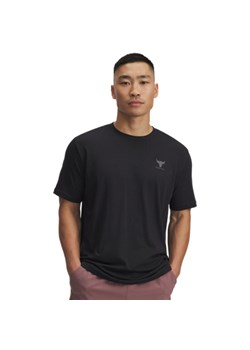 Męska koszulka treningowa Under Armour UA Pjt Rck Simple Branded SS - czarna ze sklepu Sportstylestory.com w kategorii T-shirty męskie - zdjęcie 188044098