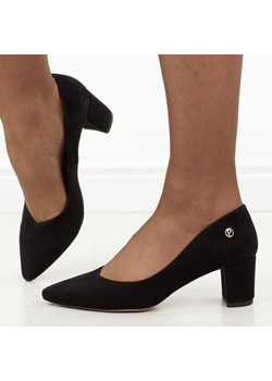 Czarne zamszowe skórzane Polskie czółenka damskie na słupku Prestige 2 ze sklepu suzana.pl w kategorii Czółenka - zdjęcie 188049326