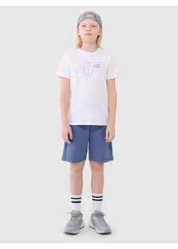 Chłopięce spodenki dresowe 4F 4FJWSS25TSHOM600 - niebieskie ze sklepu Sportstylestory.com w kategorii Spodenki chłopięce - zdjęcie 188052825