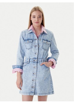Tommy Jeans Sukienka jeansowa DW0DW22004 Niebieski Regular Fit ze sklepu MODIVO w kategorii Sukienki - zdjęcie 188058056