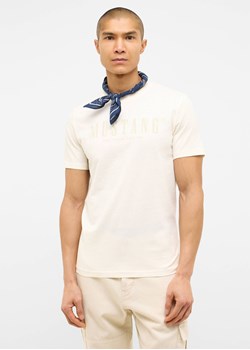Męski T-Shirt Mustang Style Austin Whisper White 1016480 2013 ze sklepu YouNeedit.pl w kategorii T-shirty męskie - zdjęcie 188060159