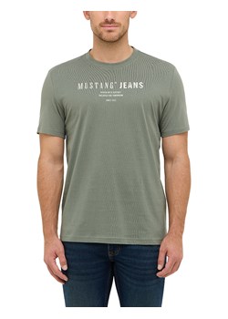 Męski T-Shirt Mustang Style Austin Agave Green 1016867 6473 ze sklepu YouNeedit.pl w kategorii T-shirty męskie - zdjęcie 188060325