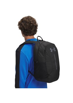 Plecak uniseks UA Hustle Lite Backpack - czarny ze sklepu Sportstylestory.com w kategorii Plecaki - zdjęcie 188061578