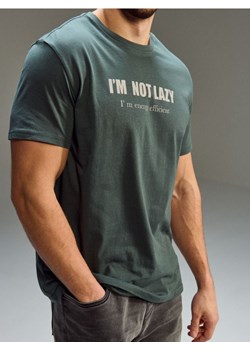 Sinsay - Bawełniana koszulka z napisem - zielony ze sklepu Sinsay w kategorii T-shirty męskie - zdjęcie 188063985