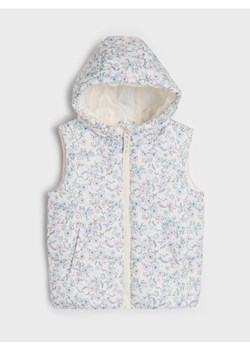 Sinsay - Pikowana kamizelka z kapturem - kremowy ze sklepu Sinsay w kategorii Kamizelki dziewczęce - zdjęcie 188064006