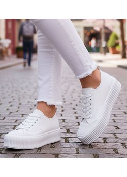Białe sznurowane trampki na platformie /F9-3 12270 S396/ ze sklepu Pantofelek24.pl w kategorii Trampki damskie - zdjęcie 188065305