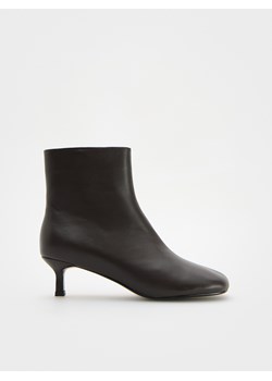 Reserved - Skórzane botki na obcasie - ciemnobrązowy ze sklepu Reserved w kategorii Botki - zdjęcie 188065666