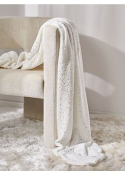 Sinsay - Koc z delikatnym połyskiem - biały ze sklepu Sinsay w kategorii Koce i pledy - zdjęcie 188066288