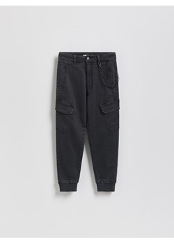 Reserved - Spodnie joggery z łańcuchem - ciemnoszary ze sklepu Reserved w kategorii Spodnie chłopięce - zdjęcie 188066887