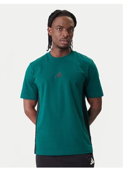 adidas T-Shirt Essentials 3-Stripes JD1905 Zielony Regular Fit ze sklepu MODIVO w kategorii T-shirty męskie - zdjęcie 188070387
