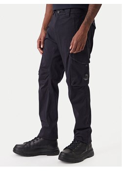 C.P. Company Spodnie materiałowe RSCMPA744A005694G Granatowy Regular Fit ze sklepu MODIVO w kategorii Spodnie męskie - zdjęcie 188074736