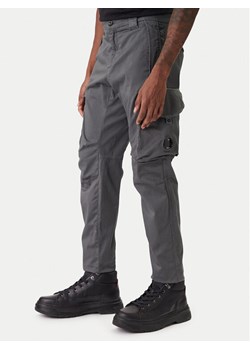 C.P. Company Spodnie materiałowe 20CMPA744A005694G Szary Regular Fit ze sklepu MODIVO w kategorii Spodnie męskie - zdjęcie 188074876