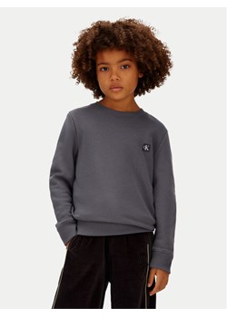 Calvin Klein Jeans Bluza Mono Mini Badge IU0IU00570 Szary Regular Fit ze sklepu MODIVO w kategorii Bluzy chłopięce - zdjęcie 188075066