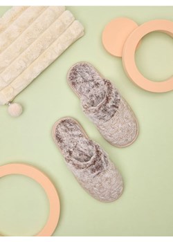 Sinsay - Kapcie - beżowy ze sklepu Sinsay w kategorii Kapcie damskie - zdjęcie 188079125