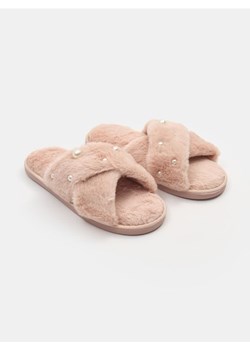 Sinsay - Kapcie ze sztucznym futerkiem - różowy ze sklepu Sinsay w kategorii Kapcie damskie - zdjęcie 188083335